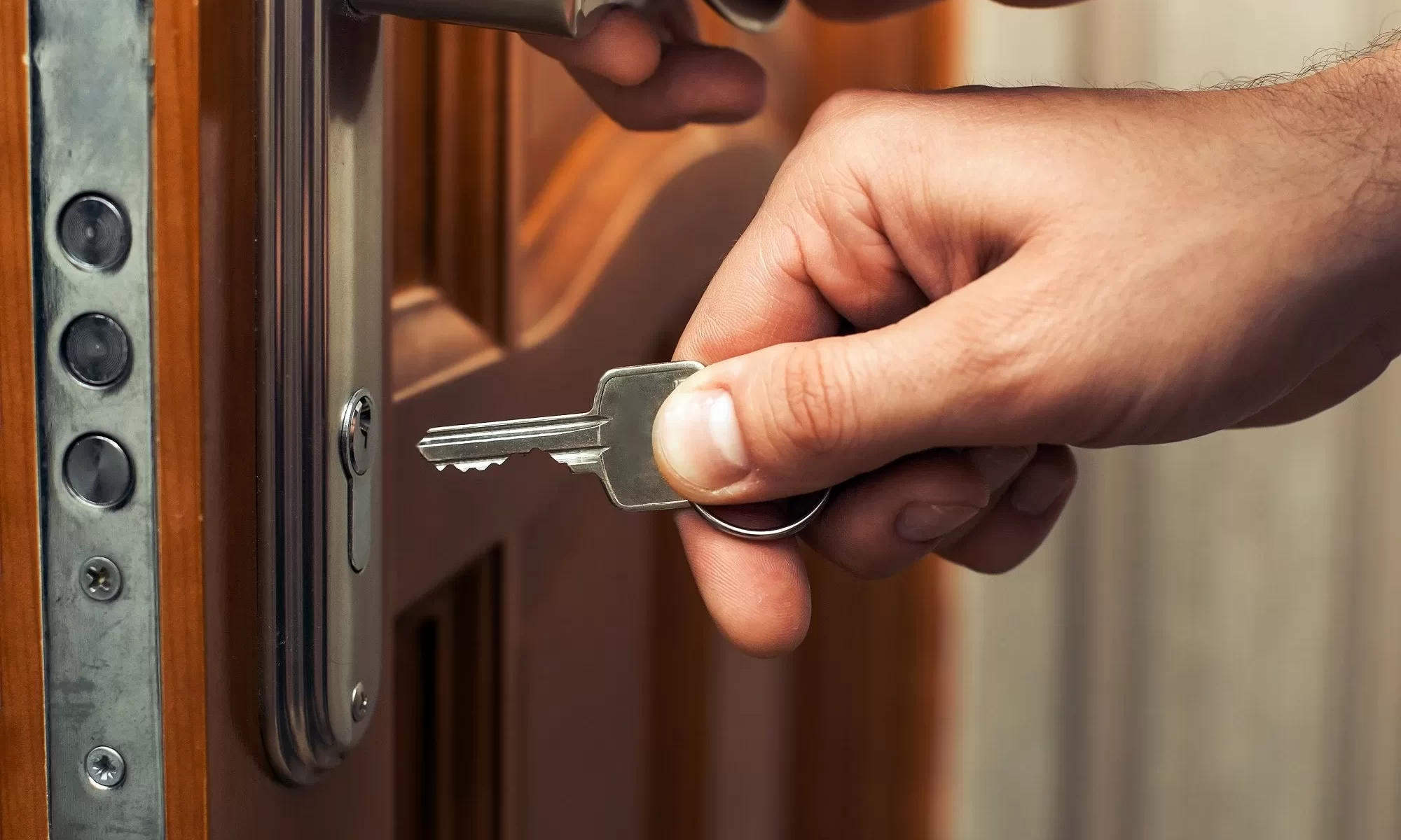 Choosing the Right Locksmith Services for Long-Term Residential Security Needs