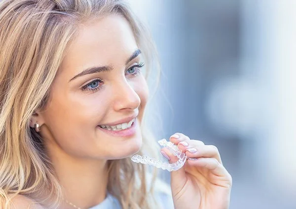 How Invisalign Aligners Respond to Your Natural Tooth Movement Patterns Throughout the Day